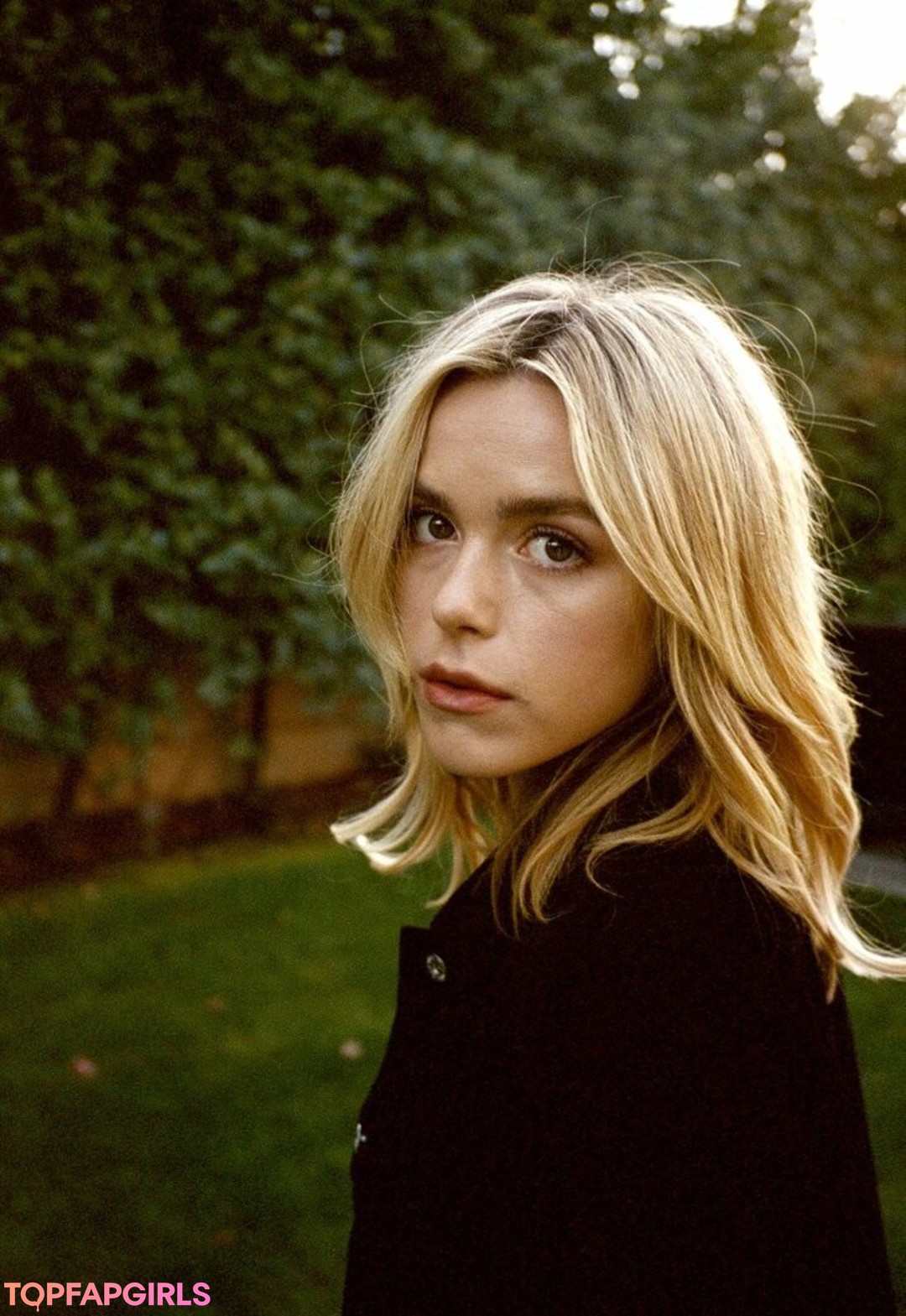 Photo nue de fuite OnlyFans de Kiernan Shipka #1058