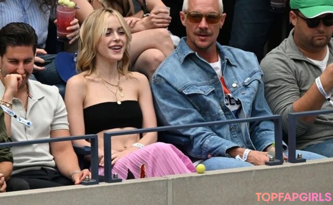 Photo nue de fuite OnlyFans de Kiernan Shipka #1573