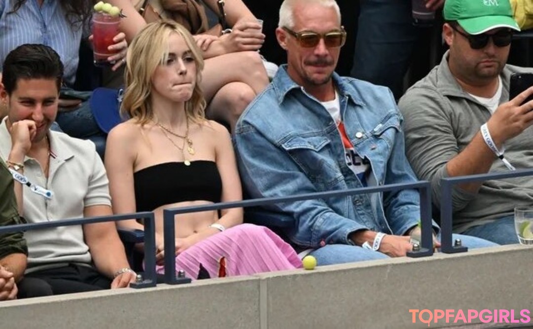 Photo nue de fuite OnlyFans de Kiernan Shipka #1574