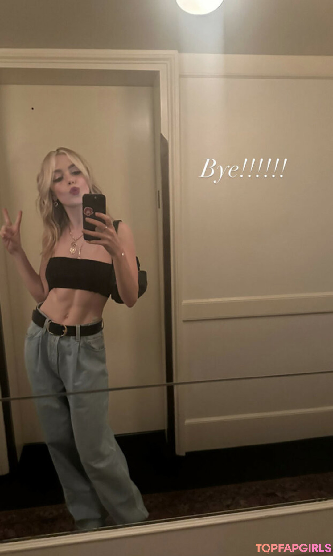 Photo nue de fuite OnlyFans de Kiernan Shipka #1585