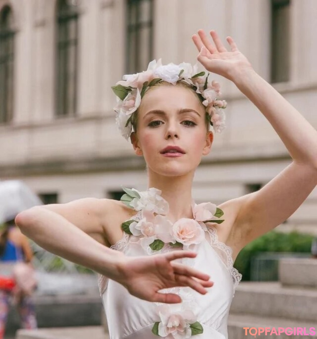Photo nue de fuite OnlyFans de Kiernan Shipka #1623