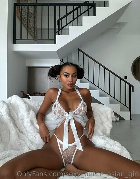 Photo nue de fuite OnlyFans de Sexypetiteasiangirl