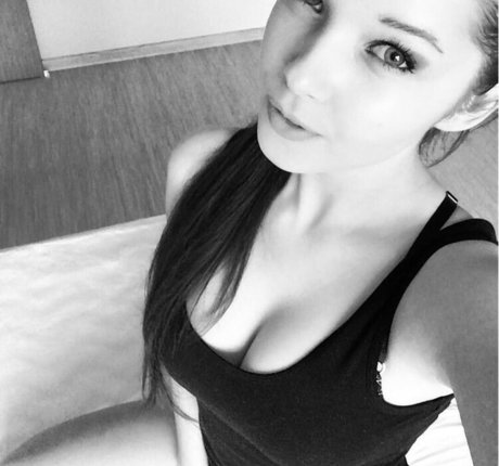 Photo nue de fuite OnlyFans de Divine Ramona