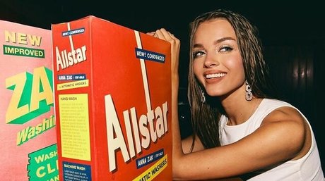 Anna Zak