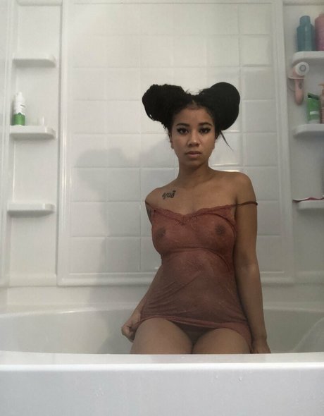Photo nue de fuite OnlyFans de Ameenagreen