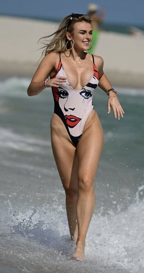 Tallia Storm
