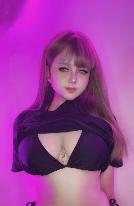 Photo nue de fuite OnlyFans de Charlotte Linlin