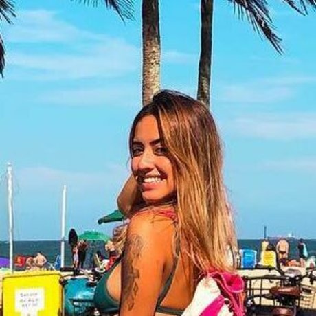 Photo nue de fuite OnlyFans de Yara Lore