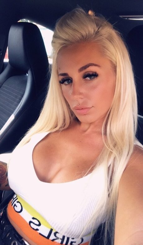 Photo nue de fuite OnlyFans de Hotwifey