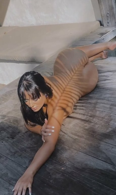 Photo nue de fuite OnlyFans de Taylaxoxo