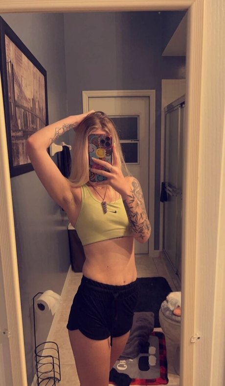 Photo nue de fuite OnlyFans de Gingiehippie