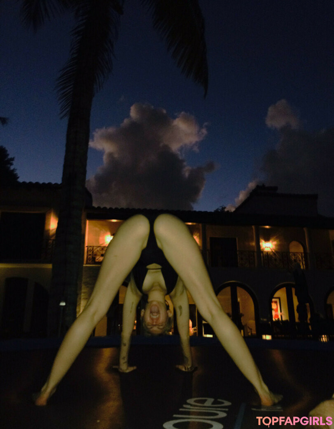 Photo nue de fuite OnlyFans de Miley Cyrus #1068