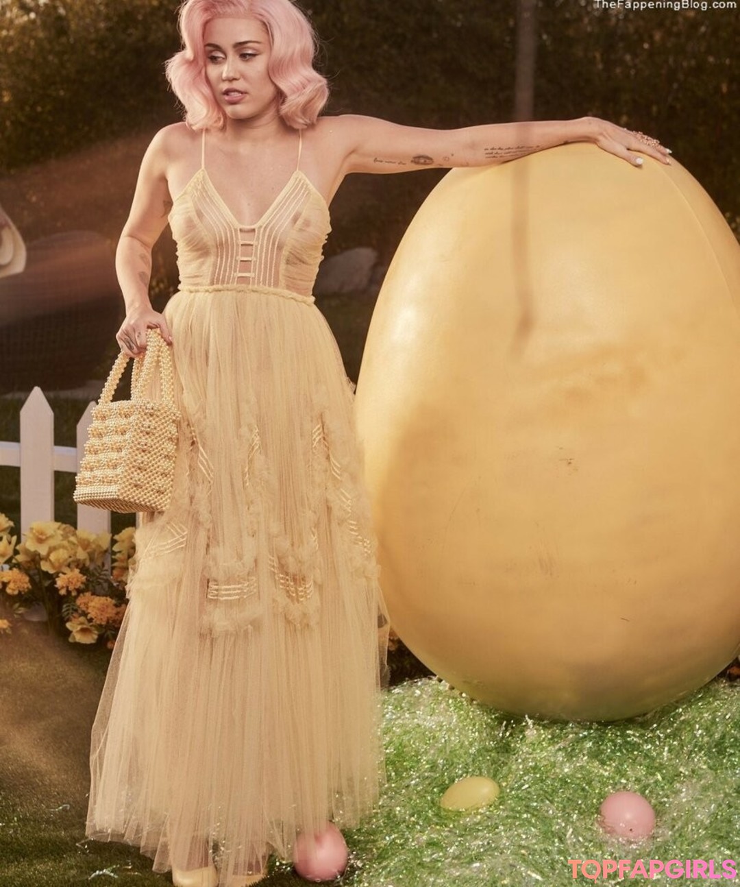 Photo nue de fuite OnlyFans de Miley Cyrus #1812