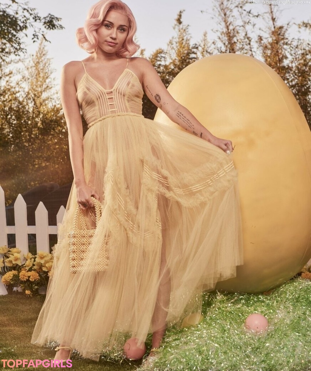 Photo nue de fuite OnlyFans de Miley Cyrus #1815