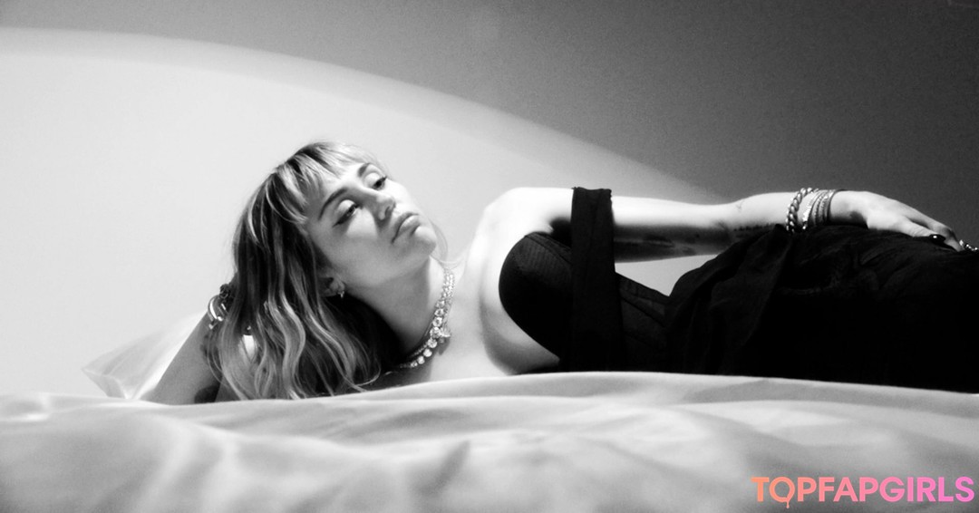 Photo nue de fuite OnlyFans de Miley Cyrus #1993