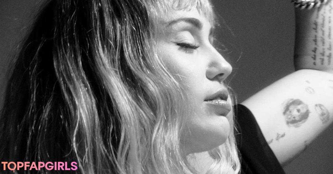 Photo nue de fuite OnlyFans de Miley Cyrus #1996