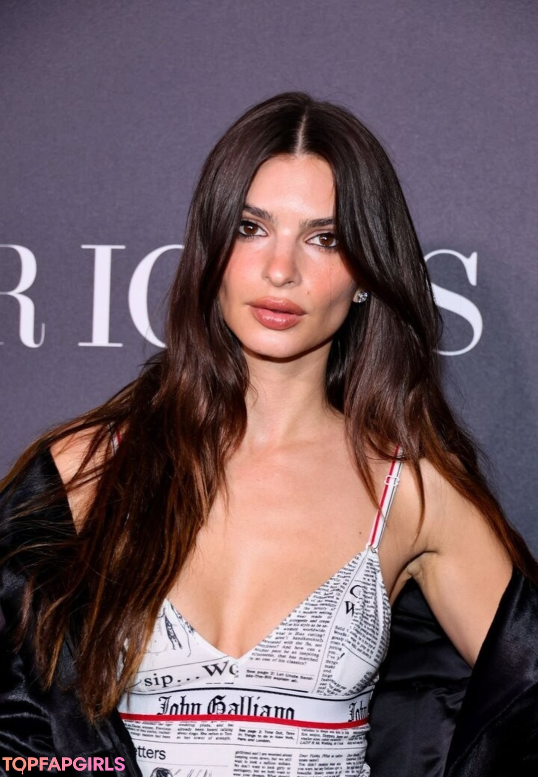 Photo nue de fuite OnlyFans de Emily Ratajkowski #1039