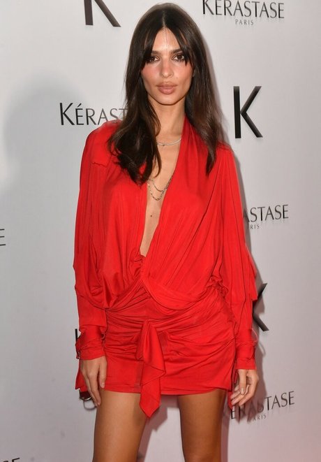 Emily Ratajkowski