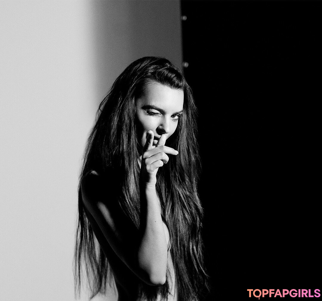 Photo nue de fuite OnlyFans de Emily Ratajkowski #1354