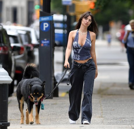 Emily Ratajkowski