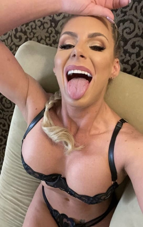 Photo nue de fuite OnlyFans de Phoenixmarie