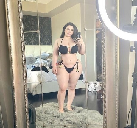 Photo nue de fuite OnlyFans de Huda Style