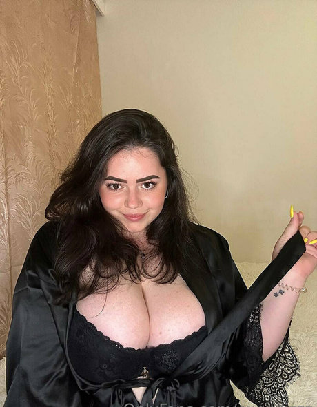 Photo nue de fuite OnlyFans de Curvylizzz