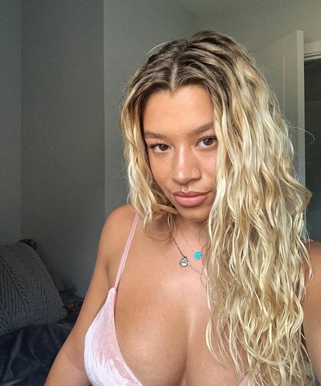 Photo nue de fuite OnlyFans de Molly Rainford