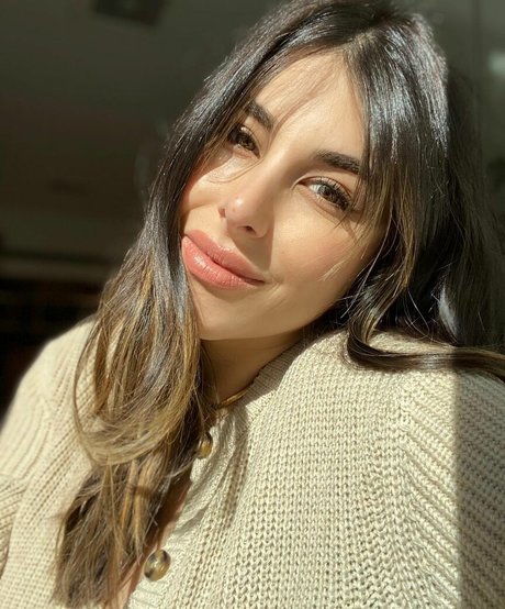 Daniella Monet