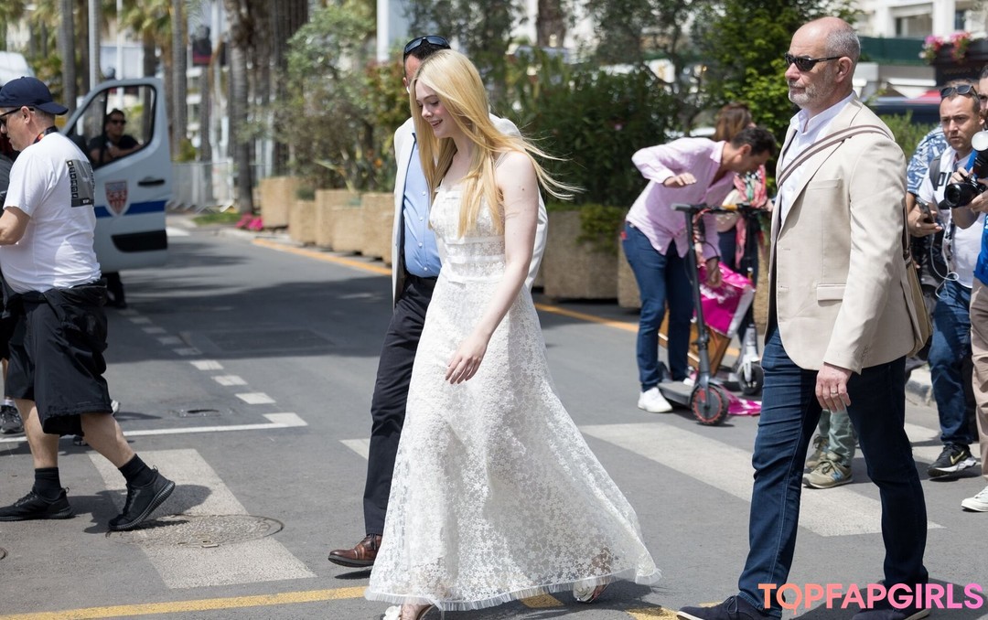 Photo nue de fuite OnlyFans de Elle Fanning #1026