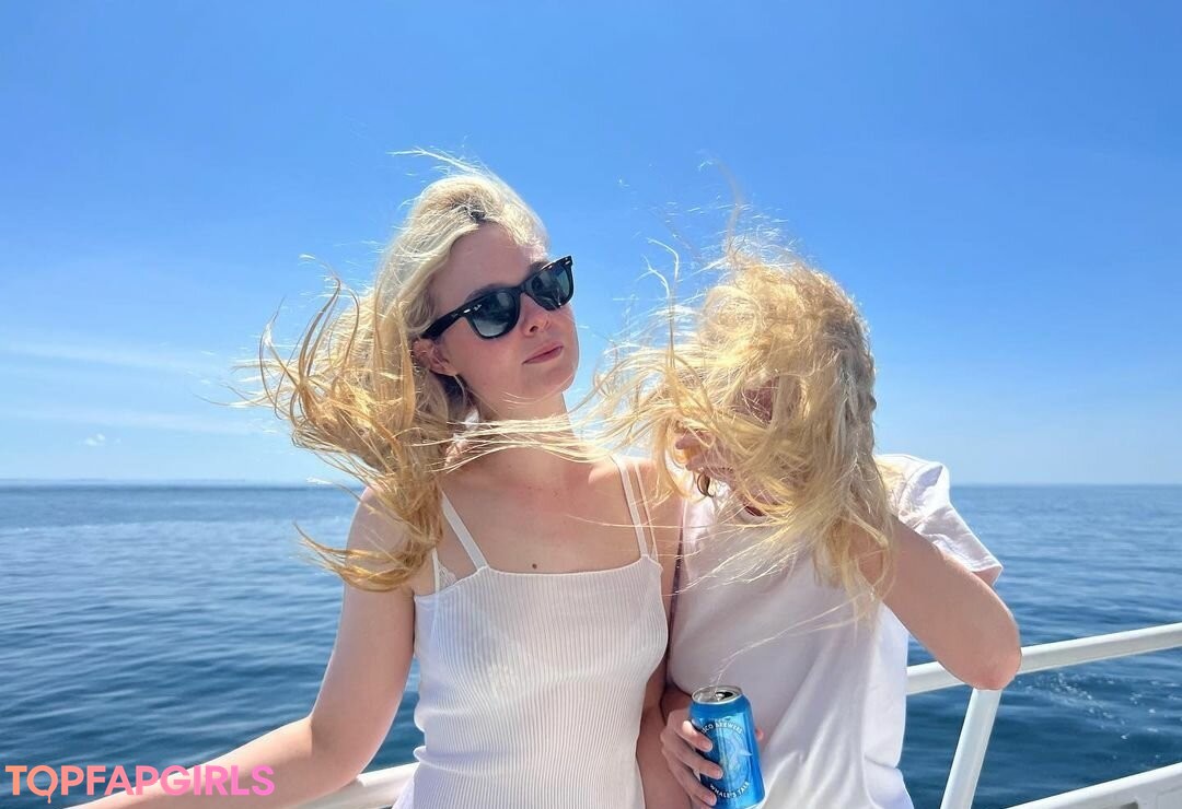 Photo nue de fuite OnlyFans de Elle Fanning #1084