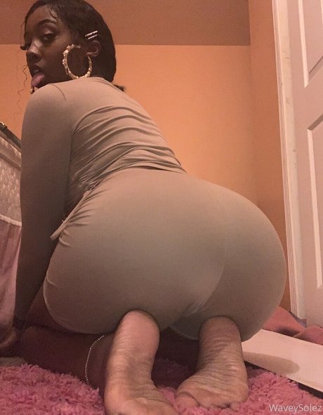 Photo nue de fuite OnlyFans de Waveysolezz