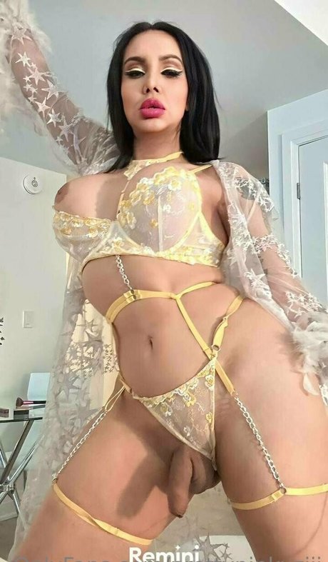 Photo nue de fuite OnlyFans de Prettypinkuziii