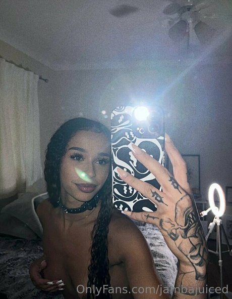 Photo nue de fuite OnlyFans de Jambajuiced