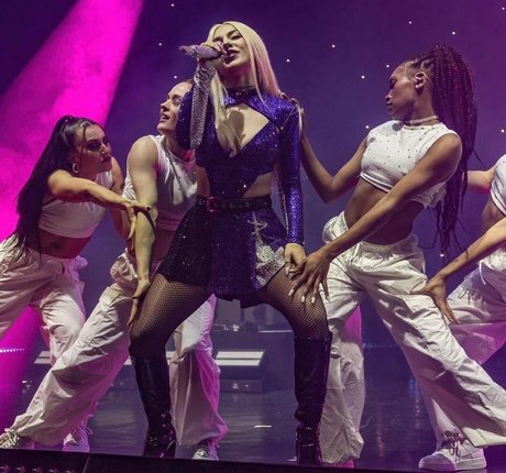 Ava Max