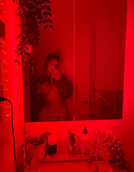 Photo nue de fuite OnlyFans de Alliyah