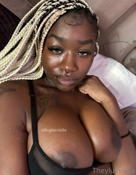 Photo nue de fuite OnlyFans de Theyluvvleila