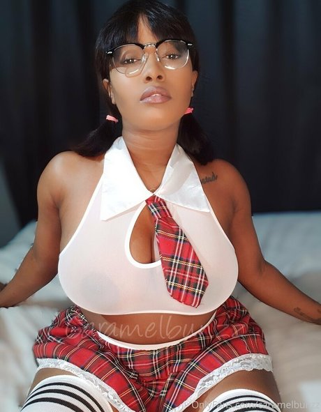 Photo nue de fuite OnlyFans de Ilovecaramel
