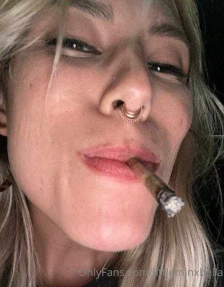 Photo nue de fuite OnlyFans de Littleminxbella
