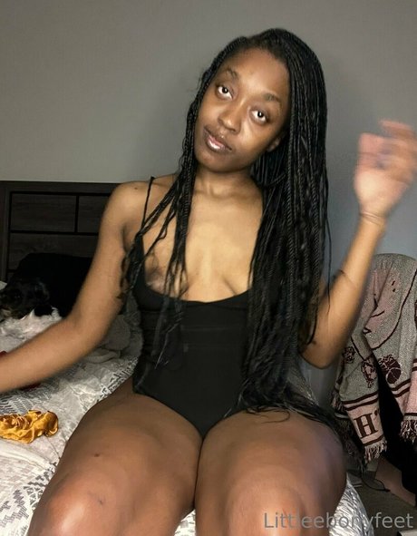 Littleebonyfeet