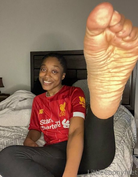 Photo nue de fuite OnlyFans de Littleebonyfeet