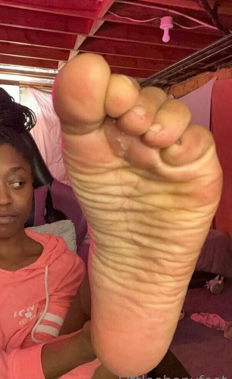 Photo nue de fuite OnlyFans de Littleebonyfeet