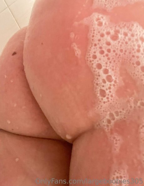 Photo nue de fuite OnlyFans de Largeboobies305