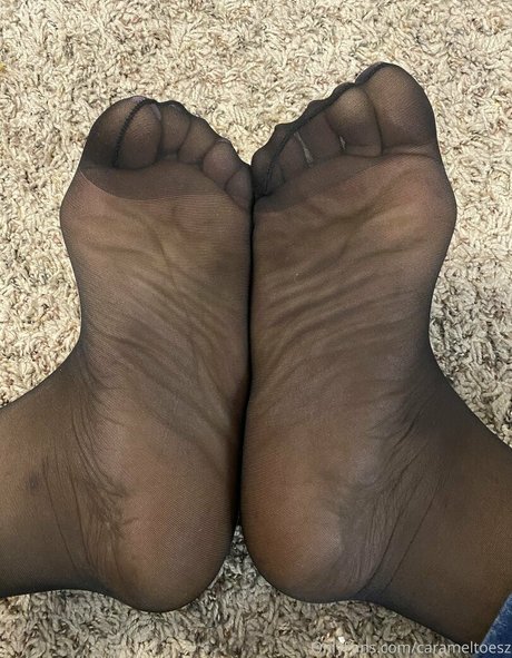 Photo nue de fuite OnlyFans de Carameltoesz