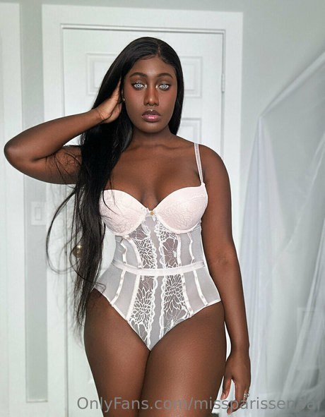 Photo nue de fuite OnlyFans de Parissenpai