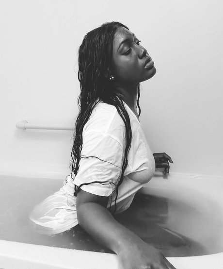 Photo nue de fuite OnlyFans de Parissenpai