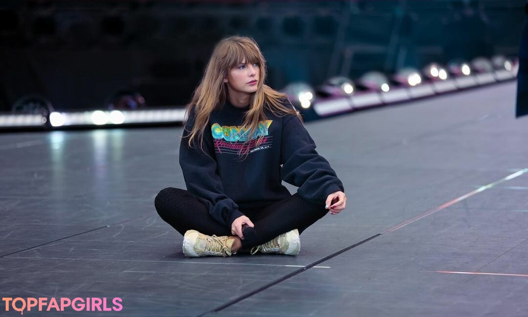 Photo nue de fuite OnlyFans de Taylor Swift #1042