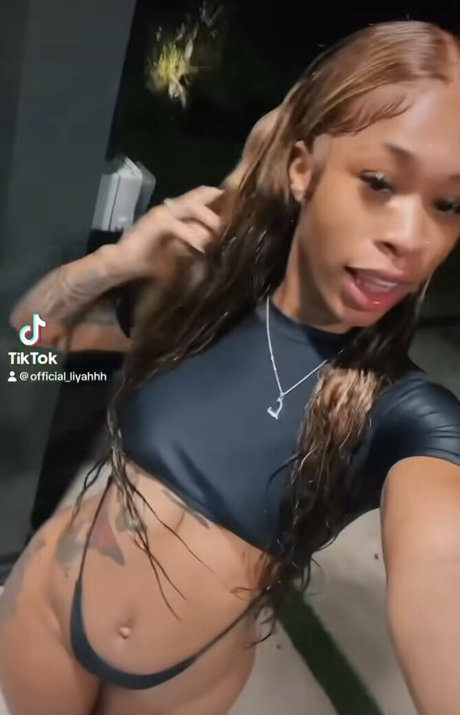 Photo nue de fuite OnlyFans de Officialliyahhh