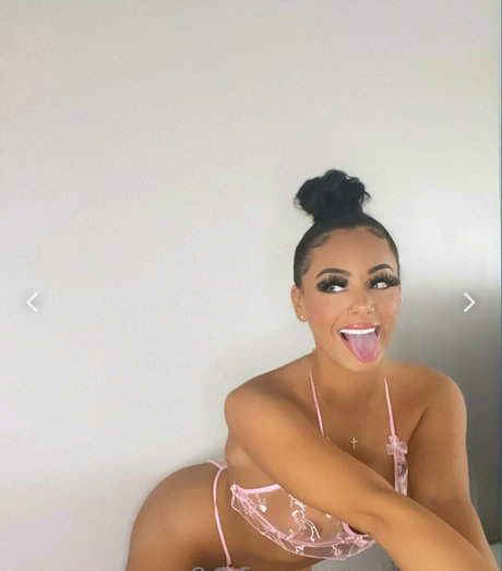 Photo nue de fuite OnlyFans de Collegepussyy