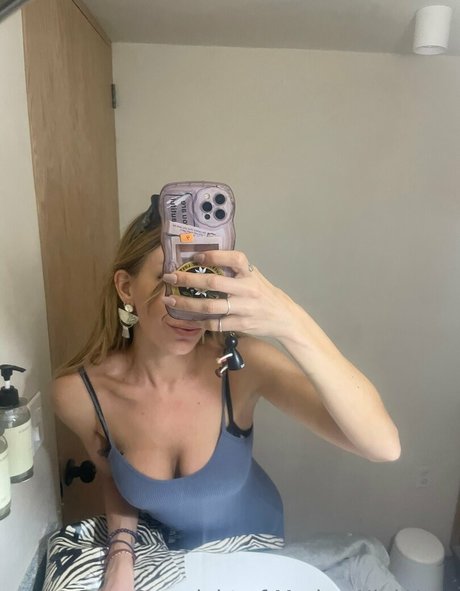 Photo nue de fuite OnlyFans de Marionnakedyoga